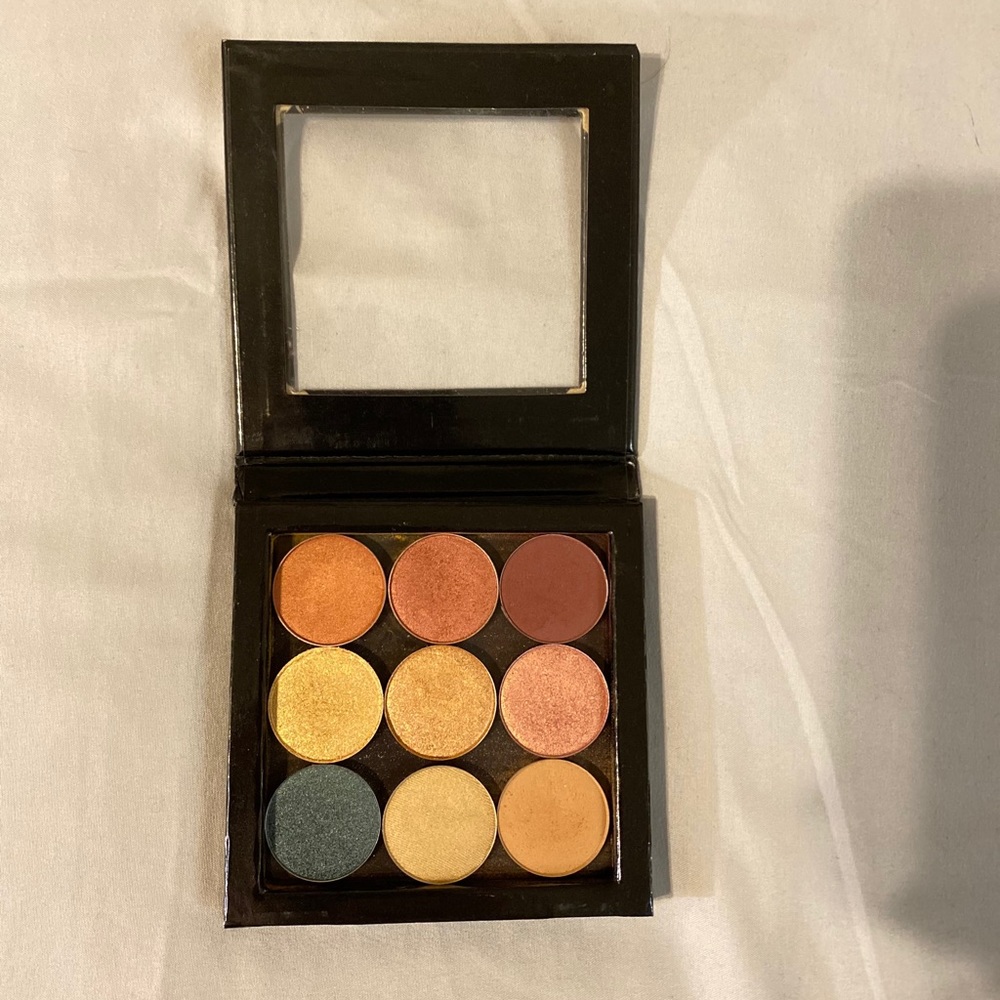 9 pan eyeshadow palette!!